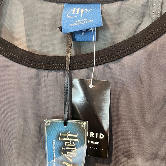 NWT Torrid x Harry Potter Sz 6 Hogwarts Castle Print Sheer Blouse Top - FLAWED- - Picture 11 of 14